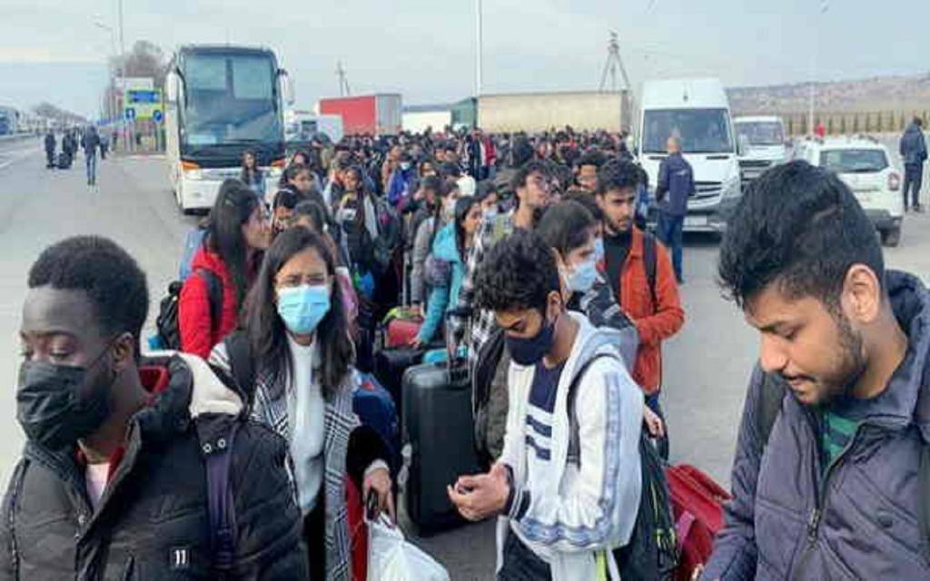'हर हाल में आज ही कीव छोड़ दें भारतीय', कैसे भी निकलें', इंडियन एंबेसी की एडवाइजरी