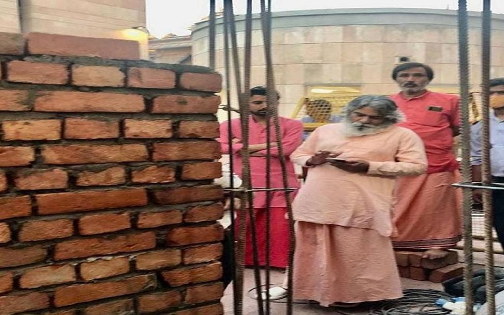 सुलझा विश्वनाथ धाम और अन्नपूर्णा मंदिर की दीवार का विवाद