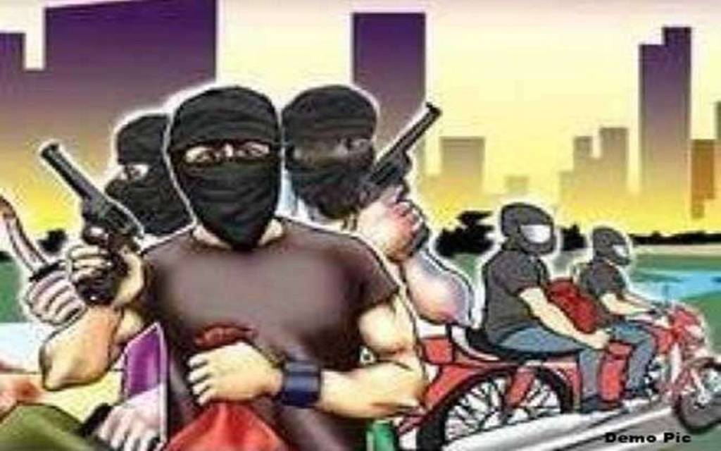 वाराणसी में नकाबपोश बदमाशों ने लूट के वारदातों को दिया अंजाम