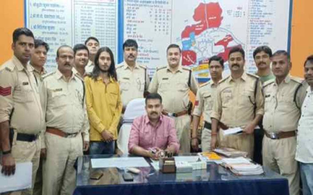 शराब पिलाकर किशोरी से रेप के मामले में महंत सीताराम दास को रीवा पुलिस ने पकड़ा, भेष बदलकर भागने की फिराक में था