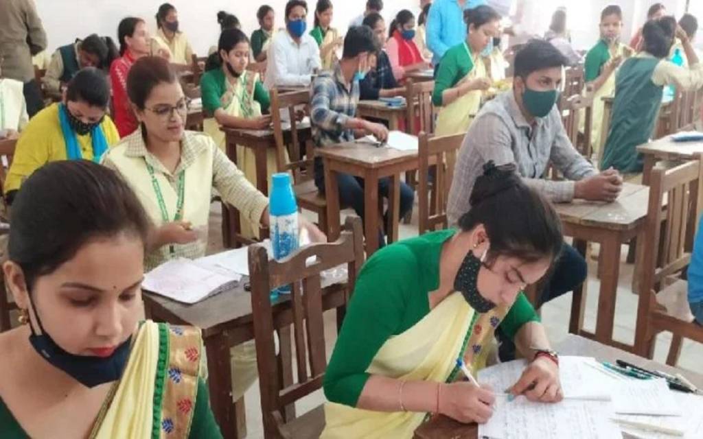 काशी विद्यापीठ : मिजार्पुर में दूसरे दिन पकड़े गए दो नकलची
