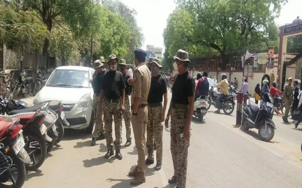वाराणसी: कचहरी और सर्किट हाउस के जाम से मिलेगी मुक्ति, सड़क पर उतरी ट्रैफिक और नगर निगम की टीम
