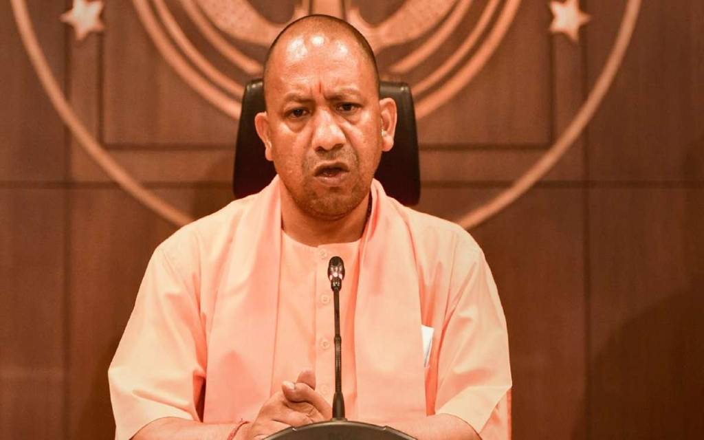 यूपी में किये गए 14 आईएएस अधिकारियों के तबादले, बदले गए छह जिलों के डीएम