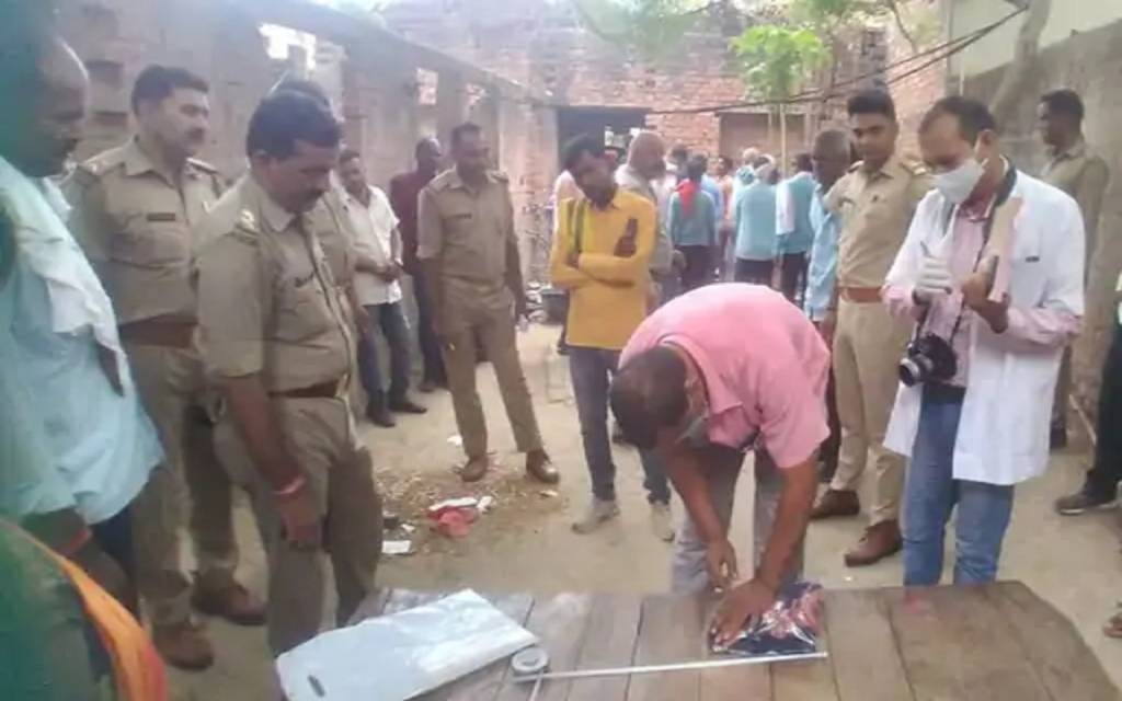 वाराणसी में महिला की गला दबाकर हत्या का आरोप, पुलिस पस्टमार्टम रिपोर्ट के आधार पर करेगी कार्रवाई