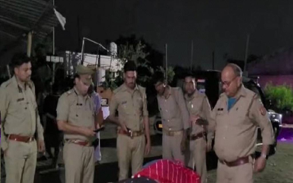 ढाबा संचालक ने ग्राहक की गोली मारकर कर दी हत्या