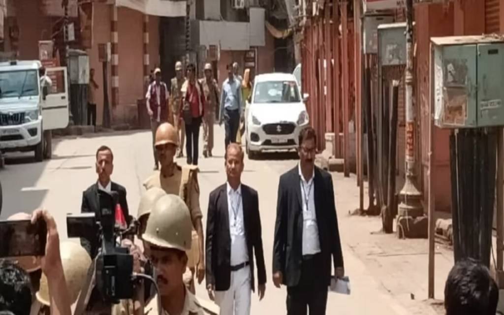 सर्वे के दौरान शिवलिंग मिलने का दावा, कोर्ट ने सील करने का दिया आदेश, कल पेश होगी रिपोर्ट