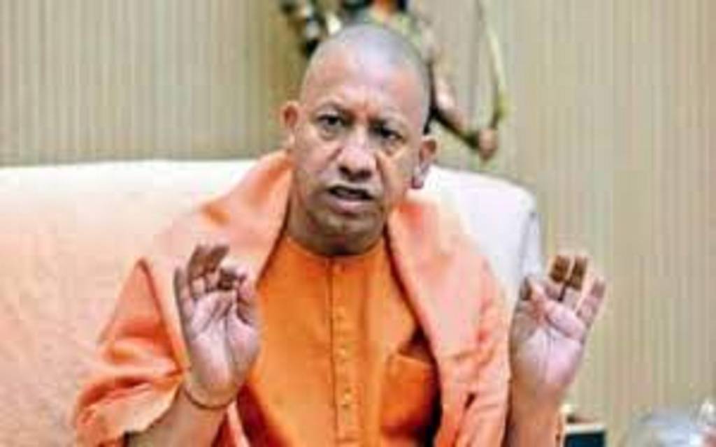 अवैध स्टैंड संचालकों पर गैंगस्टर और जब्त हो संपत्ति का सीएम योगी ने दिया निर्देश