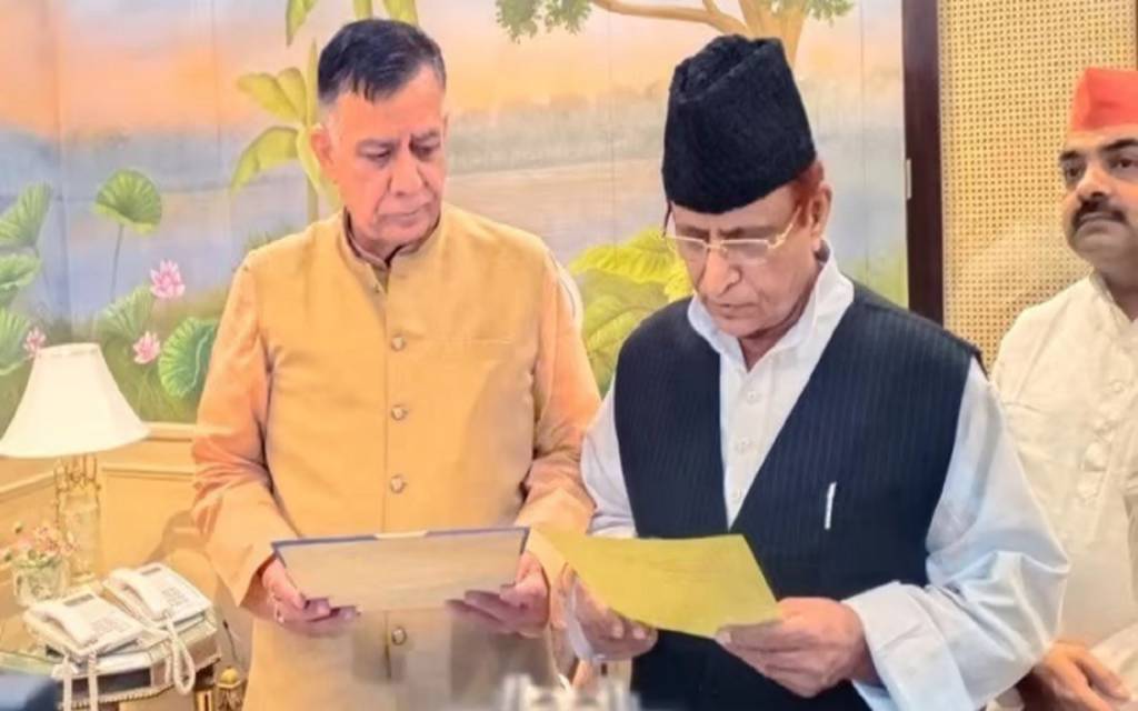 आजम खान अंतरिम जमानत पर रिहा होने के बाद विधायक पद की ली शपथ