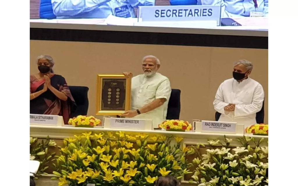 प्रधानमंत्री मोदी ने जारी किए अमृत महोत्सव सीरीज के ख़ास सिक्के