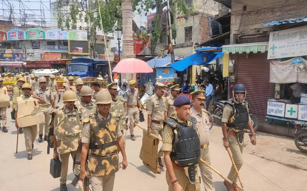 जुमे की नमाज मद्देनज़र मिश्रित आबादी वाले क्षेत्रों में पुलिस प्रशासन अलर्ट