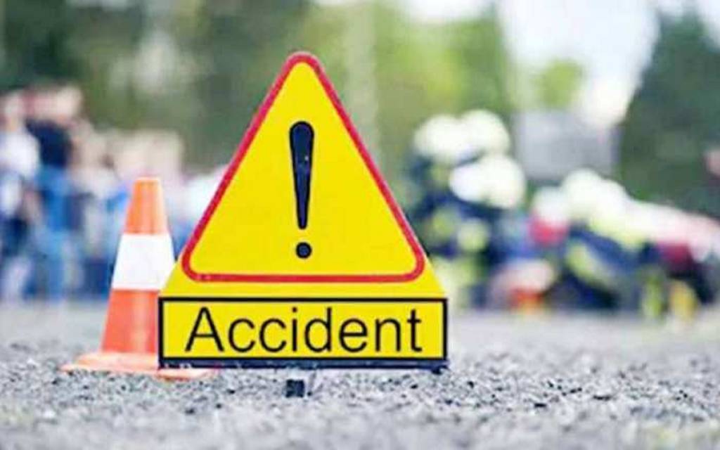 क्रेन की चपेट में आने से घायल बच्चे की मौत