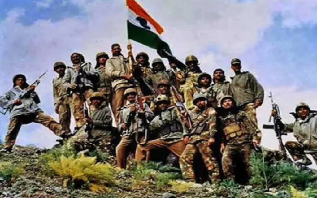 Kargil Vijay Diwas 2022: जरा याद करो कुबार्नी..., कारगिल युद्ध में शहीद हुए नायकों के सम्मान में मनाया जाता है विजय दिवस