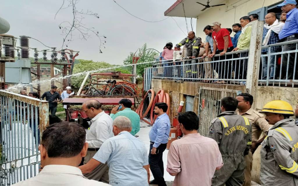 चौकाघाट पावर हाउस के ट्रांसफार्मर में लगी आग, मची अफरा-तफरी