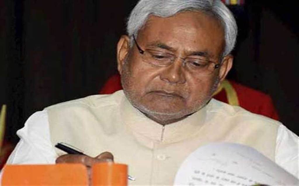 सियासी चाल में बीस, बिहार के नीतीश