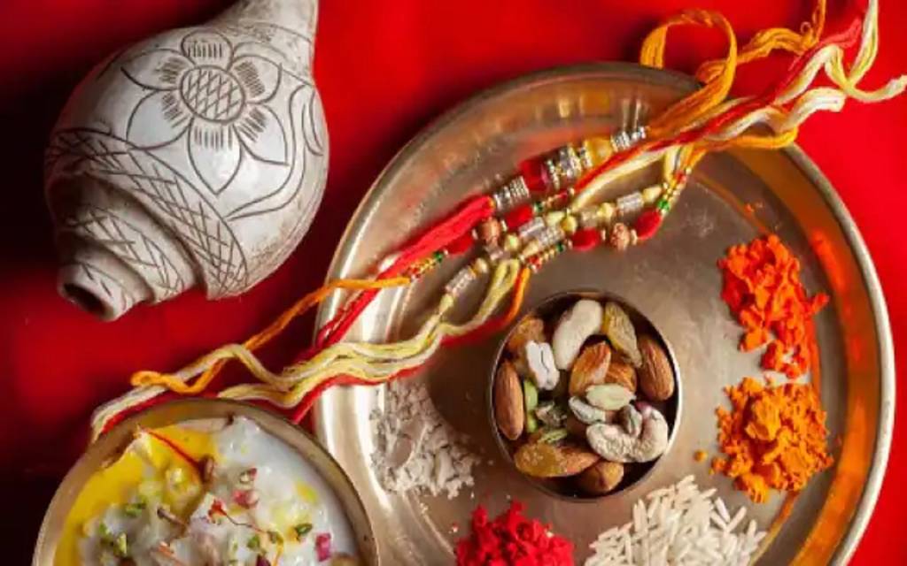 Raksha Bandhan Muhurta 2022 : गुरुवार रात 8.30 बजे से लेकर 12 अगस्त को पूरे दिन रक्षा बंधन का शुभ समय,