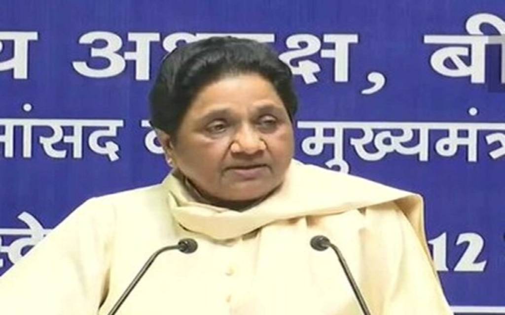विधायक रमाकांत से मुलाकात पर मायावती का वार, कहा ''मुस्लिम नेताओं से मिलने जेल क्यों नहीं जाते अखिलेश''