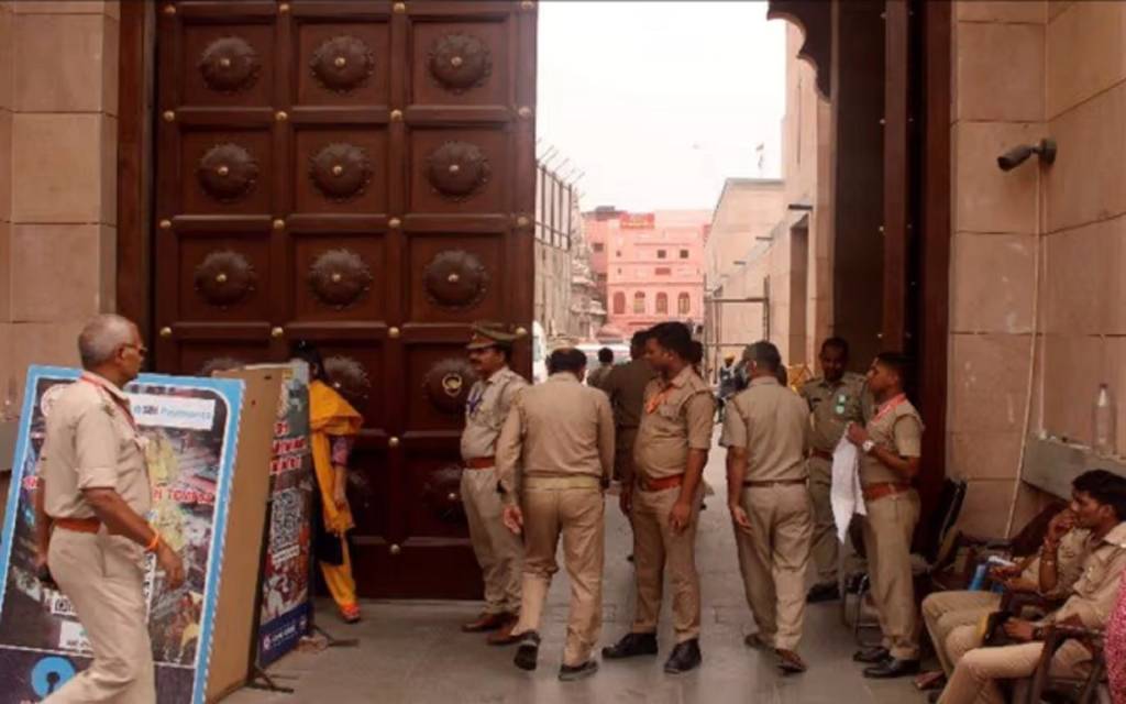 मुस्लिम पक्ष की जवाबी बहस पूरी, औरंगजेब की एंट्री