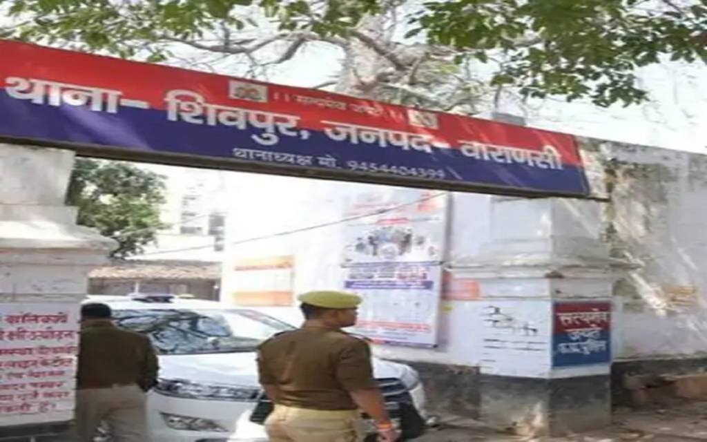 वाराणसी में लिफ्ट देने के बहाने पत्रकारिता की छात्रा से छेड़छाड़, आरोपी चालक को हिरासत में लेकर पुलिस की पूछताछ जारी