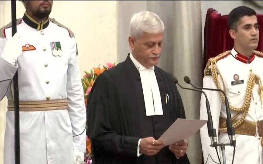 जस्टिस उदय उमेश ललित ने ली मुख्य न्यायाधीश पद की शपथ, राष्ट्रपति द्रौपदी मुर्मू ने दिलाई शपथ