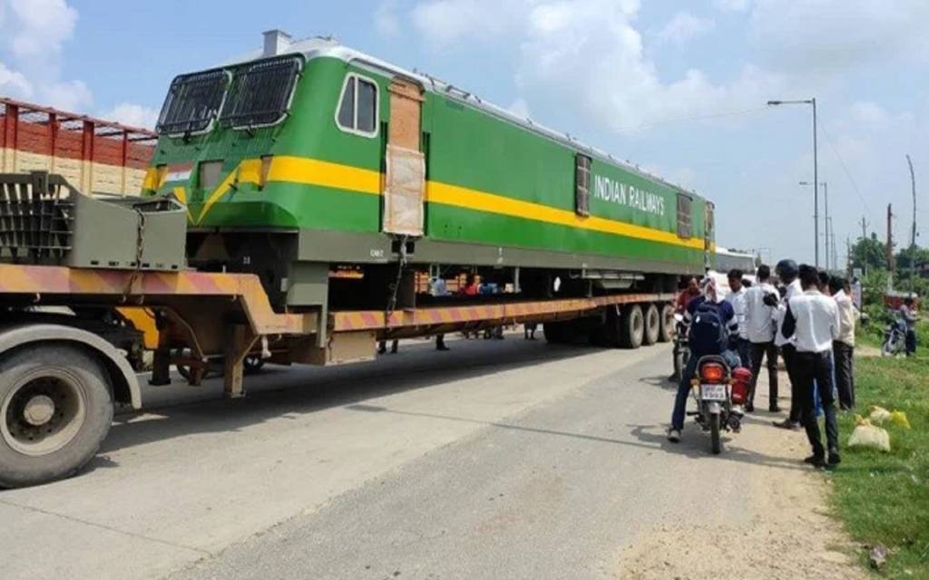 बाबतपुर फोरलेन पर ट्रेलर की चपेट में आया बाइक सवार, मौके पर ही मौत
