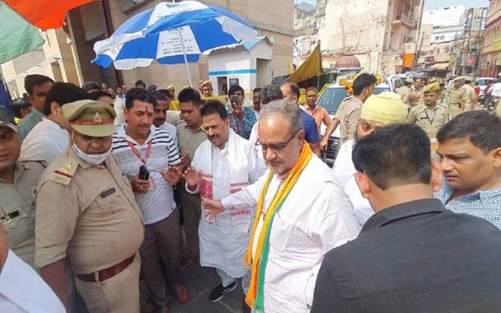 वाराणसी पहुंचे भाजपा प्रदेश अध्यक्ष, श्रीकाशी विश्वनाथ धाम और बाबा काल भैरव मंदिर के किए दर्शन पूजन