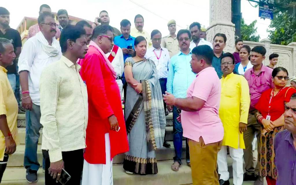 महापौर ने जाना घाटों के सफाई का हाल