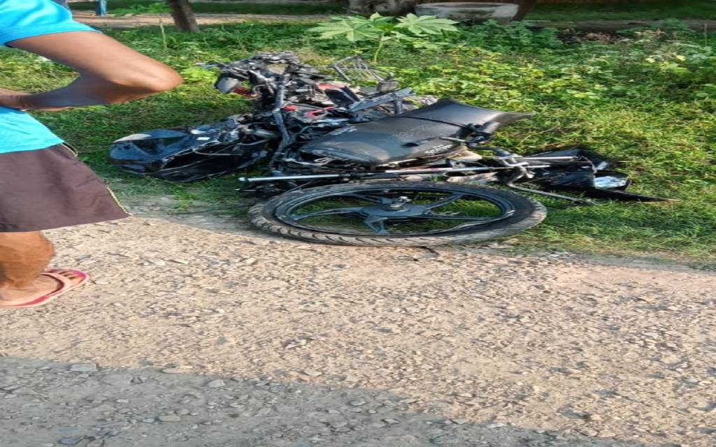 ट्रेन की चपेट में आने से बाइक सवार युवक की हुई मौत