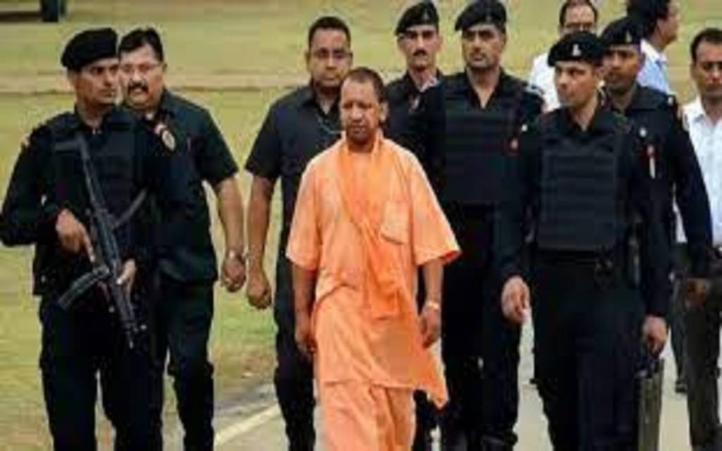 सीएम योगी आदित्यनाथ आज दो दिवसीय दौरे पर वाराणसी आएंगे, विकास कार्यों और कानून व्यवस्था की करेंगे समीक्षा