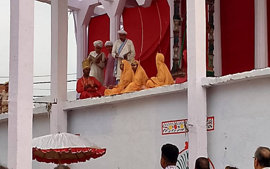 लीलास्थली पर प्रभु के जन्म बाद गूंजे बधाई गीत