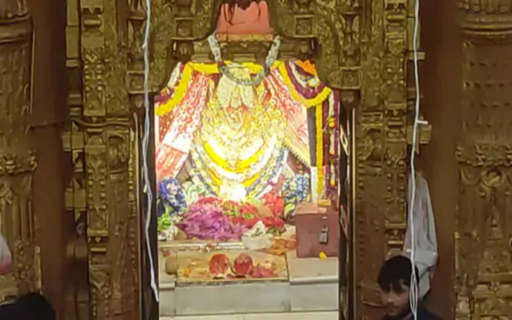 नवरात्रि के चौथे दिन काशी में देवी कूष्मांडा के दर्शन के लिए उमड़े श्रद्धालु