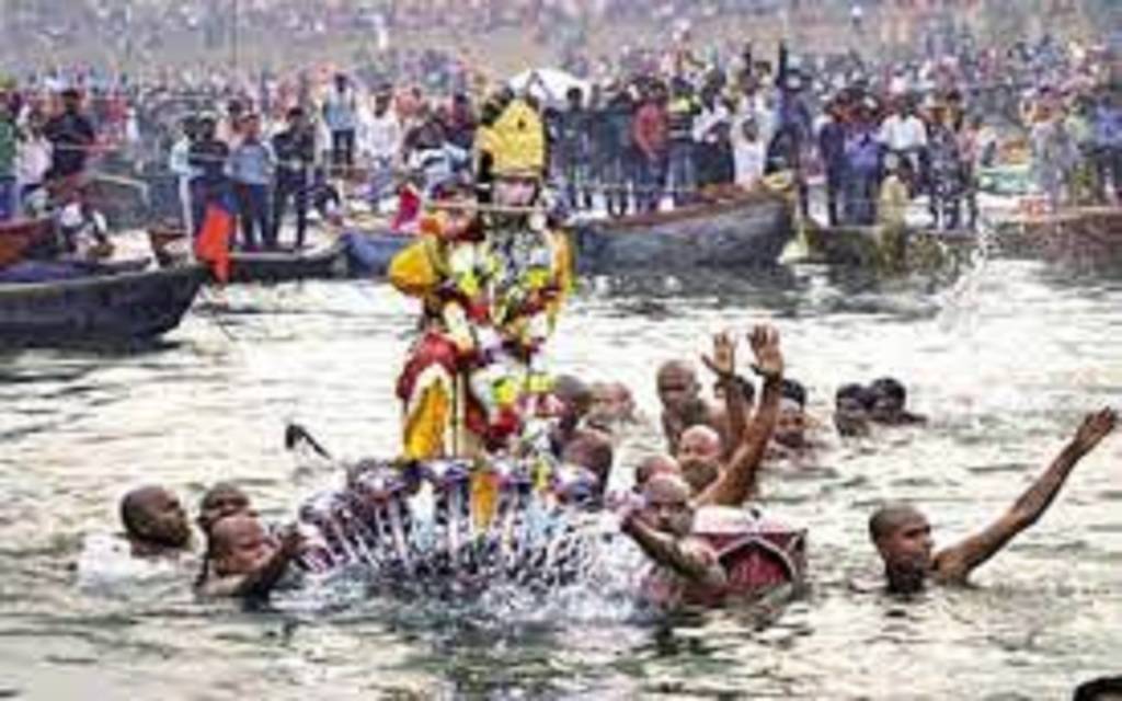 वाराणसी: तुलसीघाट पर नाग नथैया लीला 29 की शाम होगा आयोजित, बढ़े जल स्तर के कारण लोगों को होगी दिक्कत
