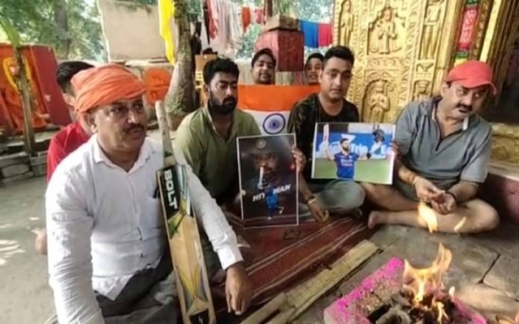 वाराणसी में टी-20 वर्ल्ड कप में भारत की जीत के लिए हवन पूजन शुरू