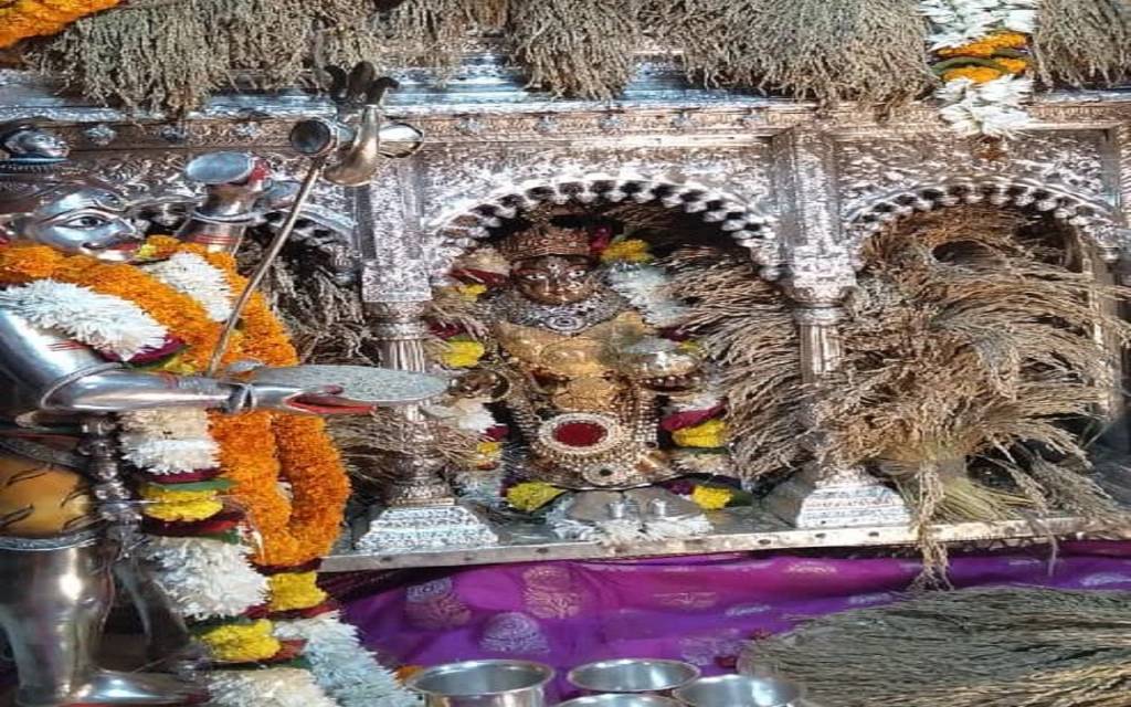 काशी में आज से अन्नपूर्णा मां का महाव्रत शुरू,पहले दिन पवित्र धागे को पाने उमड़ी भीड़