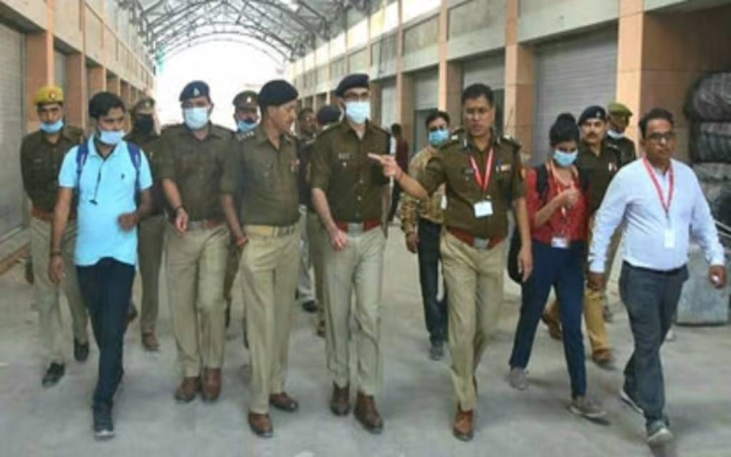 पूरे बनारस में धारा 144 लागू