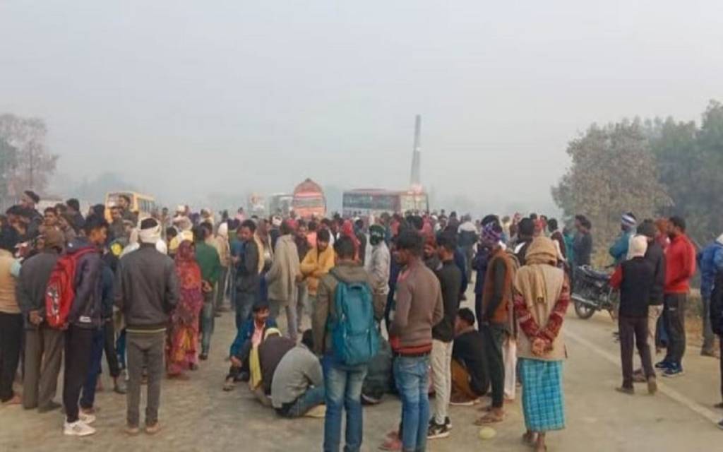 road accident in jaunpur: रोडवेज बस ने मॉर्निंग वॉक के लिए निकले तीन लोगों को रौंदा, एक की मौत, दो घायल 