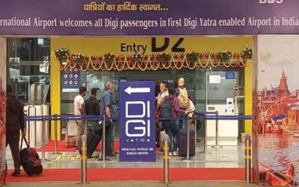 वाराणसी एयरपोर्ट पर बिना बोर्डिंग पास आज से मिलेगा प्रवेश, केन्द्रीय नागर विमानन मंत्री ने किया उद्घाटन