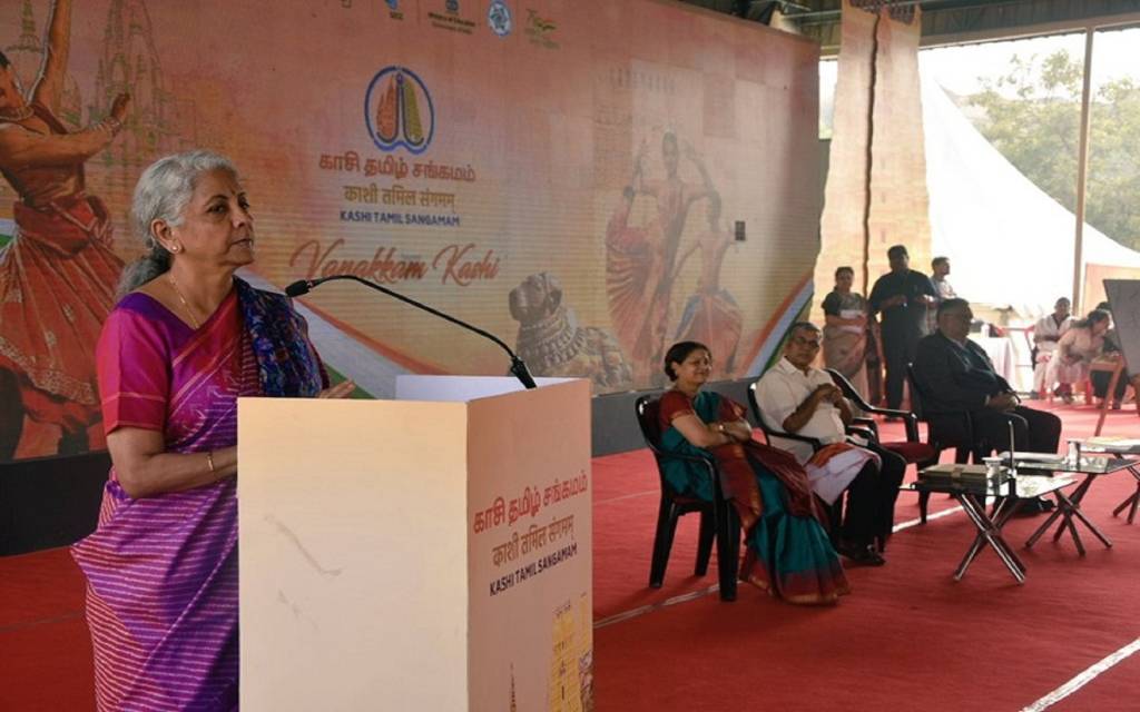 वाराणसी में निर्मला सीतारमण बोलीं- काशी और कांची एक जैसी है