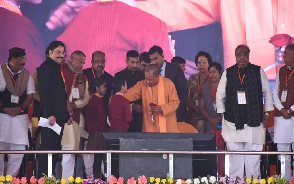 सीएम योगी ने कानपुर को 387.59 करोड़ की 272 परियोजनाओं का दिया तोहफा