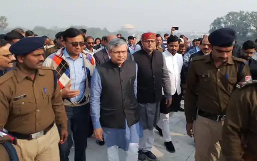 रेल मंत्री वाराणसी जंक्शन पर बोले- काशी-तमिल संगमम् के लिए चलाई जाएगी ट्रेन