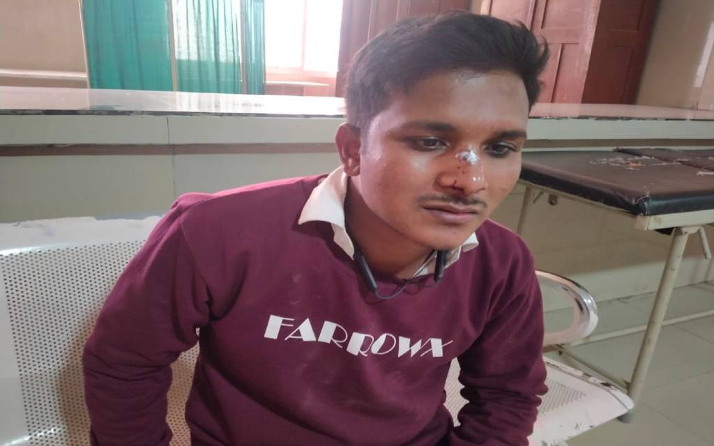 शादी समारोह से लौट रहे बाइक सवार की मौत, दो घायल