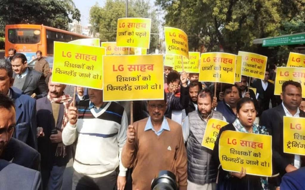 केजरीवाल का LG पर निशाना, फंडिंग रोकने का लगाया आरोप