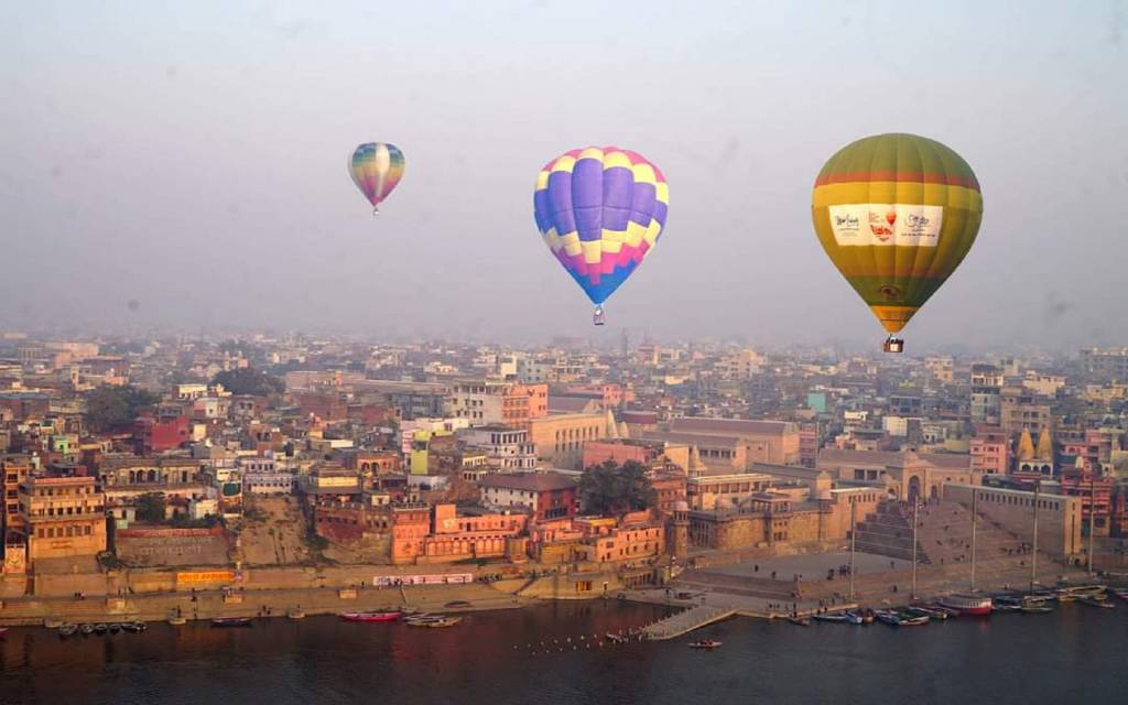 Hot Air Balloon and Boat Festival: एडवेंचर के हैं शौकीन तो फटाफट पहुंचें बनारस, हॉट एयर बैलूंस से देखे काशी का नज़ारा