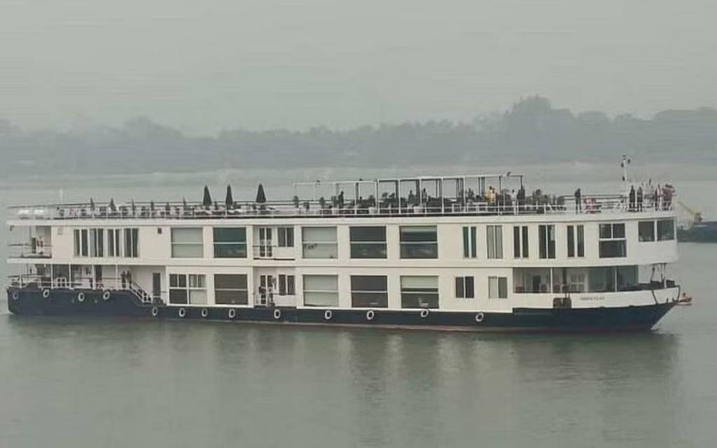 Ganga Vilas Cruise: बनारस से गुवाहाटी पहुंचा गंगा विलास क्रूज, बनाया वर्ल्ड रिकॉर्ड