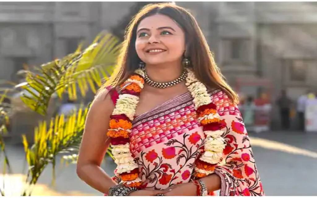 अभिनेत्री देवोलीना भट्टाचार्जी और भाविनी पुरोहित पहुंची काशी, बाबा विश्वनाथ के किए दर्शन, देखी भव्य गंगा आरती
