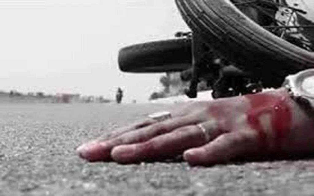 बोलेरो की जबरदस्त टक्कर से बाइक सवार की दर्दनाक मौत