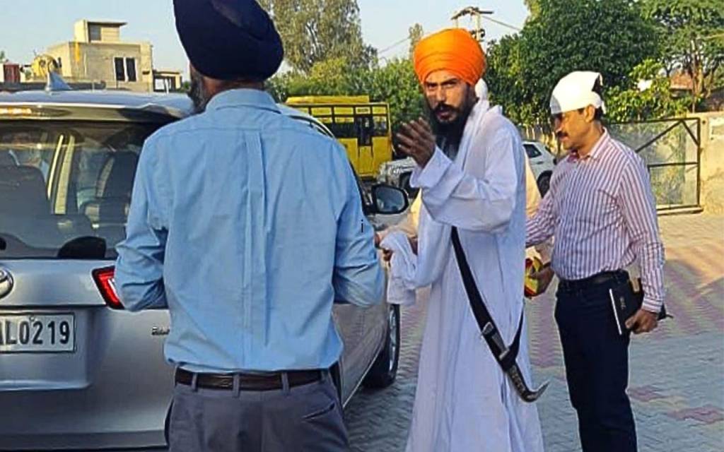 36 दिनों से फ़रार आतंकी अमृतपाल गिरफ्तार, डिब्रूगढ़ भेजा गया