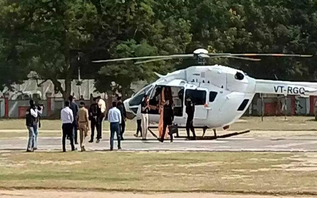 काशी पहुंचे सीएम योगी: काशी विश्वनाथ मंदिर में दर्शन-पूजन कर लेंगे बाबा का आशीर्वाद, कार्यकर्ताओं को देंगे निकाय चुनाव में जीत का मंत्र