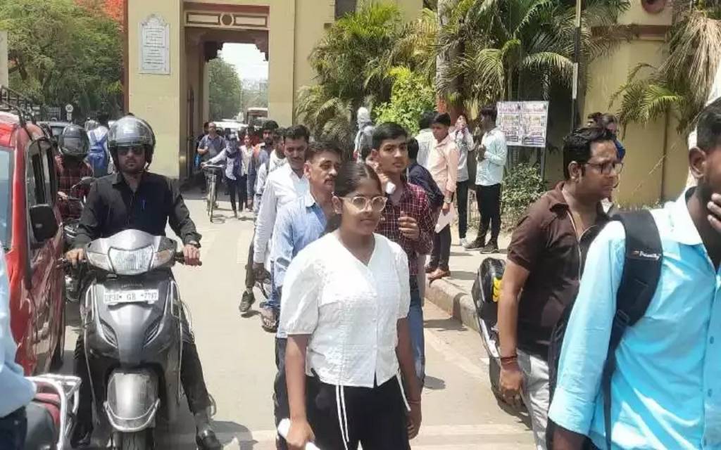 BHU School Admission 2023: कड़ी सुरक्षा के बीच entrance exam आयोजित