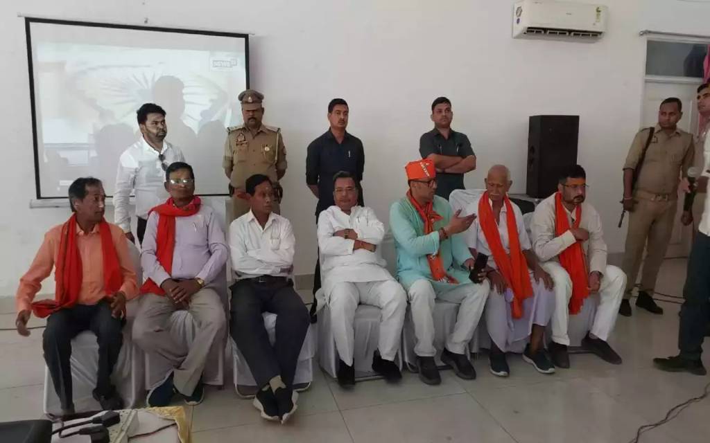 वाराणसी पहुंचे पर्यटन मंत्री जयवीर सिंह: बोले- पर्यटकों को काशी में हेलीकॉप्टर की मिलेगी सुविधा, पर्यटन को मिलेगा बढ़ावा
