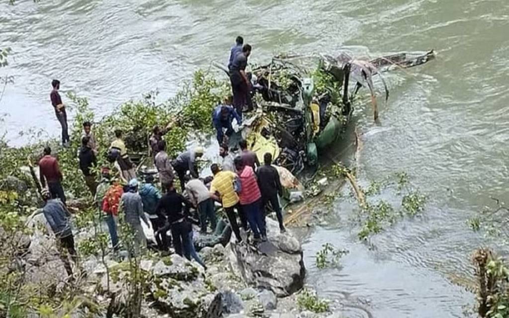 Army Helicopter Crash: जम्मू कश्मीर के किश्तवाड़ में सेना का हेलीकॉप्टर क्रैश, तीन अधिकारी थे सवार